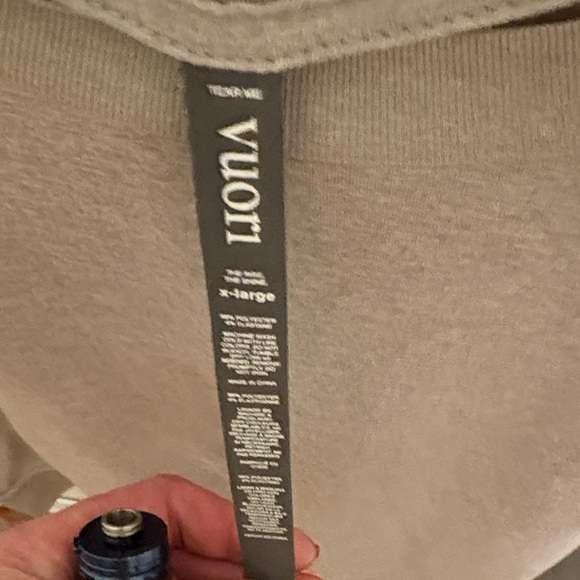 Vuori Women's Long Sleeve Gray Tee - Picture 4 of 6